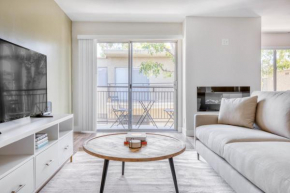 Encino 1br w wd pool gym nr Ventura Blvd LAX-947